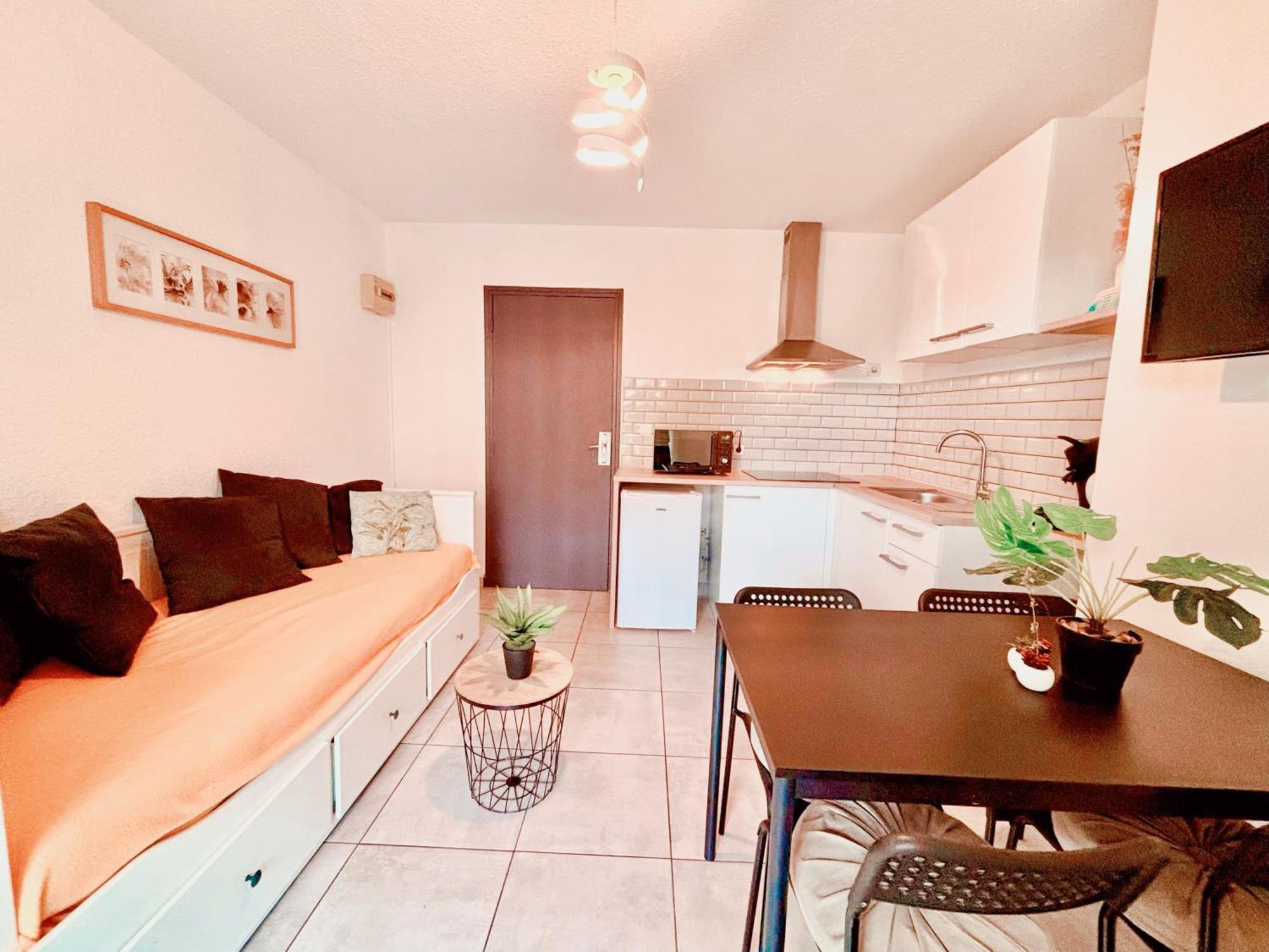 Appartement Calme Avec Jardin Privatif - 3 - กาเนต์-อ็อง-รูสซียง ภายนอก รูปภาพ