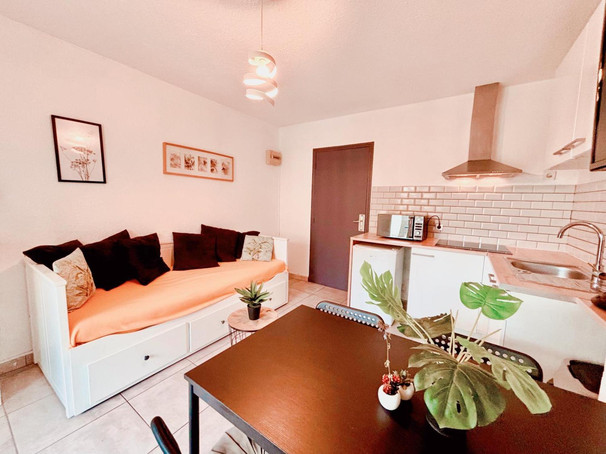 Appartement Calme Avec Jardin Privatif - 3 - กาเนต์-อ็อง-รูสซียง ภายนอก รูปภาพ